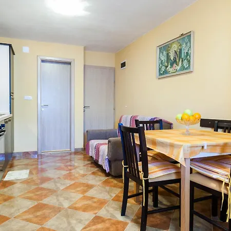 Apartment Karlo