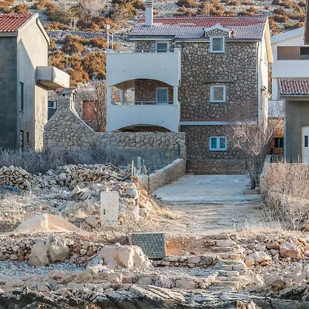Karlo Apartman *