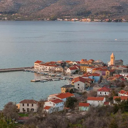 Apartman Karlo *