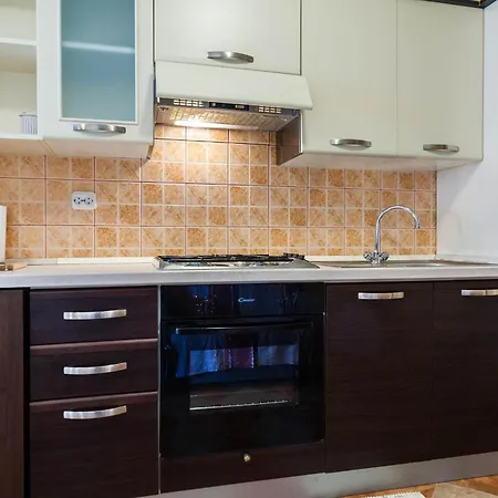 Karlo Apartman