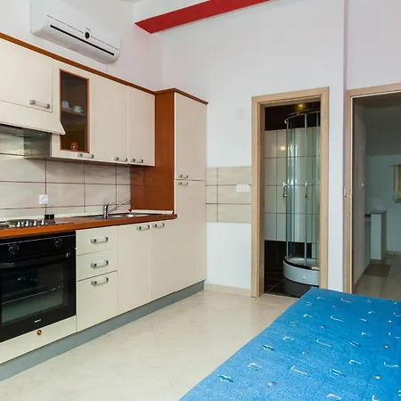Apartman Karlo *